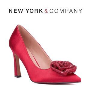 🌹 NEW YORK AND COMPANY Ilyana Red Rose Satin Pumps Heels SIZE 6 NEW IN BOX